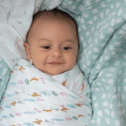 Aden + Anais™ Essential S Pucktuch 4-pack Alpha Bet Animals 9 Aden + Anais™ Essential S Pucktuch 4-pack Alpha Bet Animals -Kleine Wondertjes aden anais essential s pucktuch 4 pack alpha bet animals a383652 4