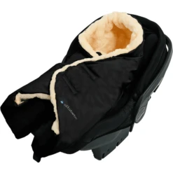 Altabebe Lamsvel Deken Zwart -Kleine Wondertjes altabebe lamsvel deken zwart a376098 4