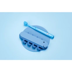 CURAPROX Kindertandenborstel CS Kids In Blauw, 4-12 Jaar -Kleine Wondertjes curaprox kindertandenborstel cs kids in blauw 4 12 jaar a317535 1