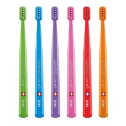 CURAPROX Kindertandenborstel CS Kids In Rood, 4-12 Jaar -Kleine Wondertjes curaprox kindertandenborstel cs kids in rood 4 12 jaar a317625 3