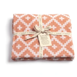 KipKep Blenker Handdoek 200 X 120 Cm Emberglow Red -Kleine Wondertjes kipkep blenker handdoek 200 x 120 cm emberglow red a297034 3