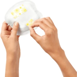 Medela Borstvoedingsset Elektrische Dubbele Borstkolf Swing Maxi, Wegwerp Zoogcompressen 60 Stuks, Tepelzalf Purelan 37g -Kleine Wondertjes medela borstvoedingsset elektrische dubbele borstkolf swing maxi wegwerp zoogcompressen 60 stuks tepelzalf purelan 37g a413383 4