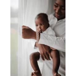 Mushie Bijtring Bloem Armband, Roos/ Blush /Shifting Sand , 3 Stuks -Kleine Wondertjes mushie bijtring bloem armband roos blush shifting sand 3 stuks a399241 2