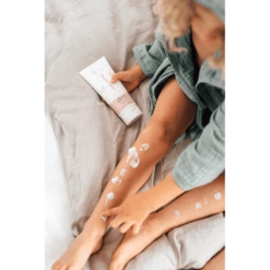 Naif Lichaamslotion Voor Baby's 200ml -Kleine Wondertjes naif lichaamslotion voor babys 200ml a300946 3