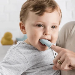 Nattou Set Van 2 Babytandenborstels Blauw -Kleine Wondertjes nattou set van 2 babytandenborstels blauw a380933 2