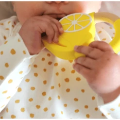 Nibbling Bijtring "Super Food" Citroen -Kleine Wondertjes nibbling bijtring super food citroen a335533 4