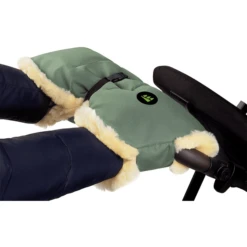 Odenwälder Handwarmer Lamsvel Muffolo Lang Green Harmony -Kleine Wondertjes odenwaelder handwarmer lamsvel muffolo lang green harmony a366580 4