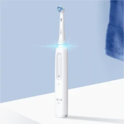 Oral B Oral-B Elektrische Tandenborstel, IO Series 4 Met Reisetui Heel White -Kleine Wondertjes oral b elektrische tandenborstel io series 4 met reisetui heel white a414770 4