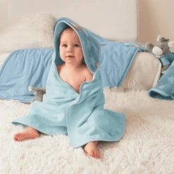 Sterntaler Badhanddoek Emmi Medium Blauw 100 X 100 Cm -Kleine Wondertjes sterntaler badhanddoek emmi medium blauw 100 x 100 cm a290857 2