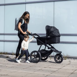 THULE Kinderwagen Urban Glide 2 Met Reiswieg Dark Shadow 7 THULE Kinderwagen Urban Glide 2 Met Reiswieg Dark Shadow -Kleine Wondertjes thule kinderwagen urban glide 2 met reiswieg dark shadow a338353 2
